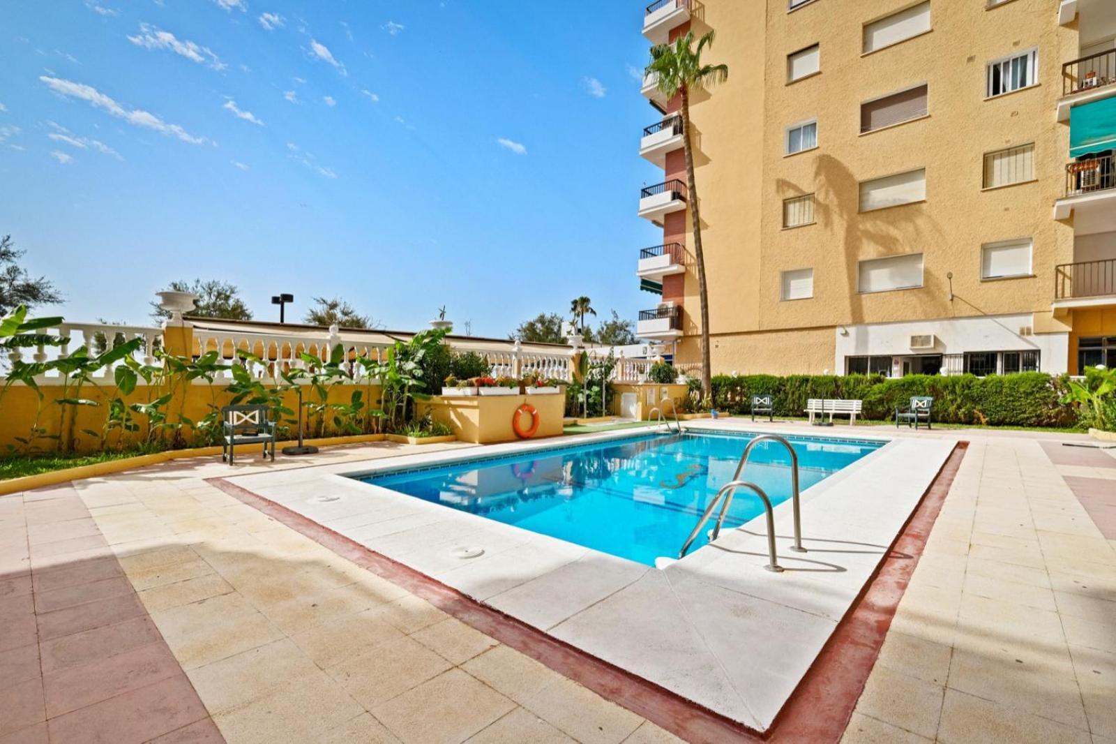 Apartamento Con Piscina En La Primera Linea De Playa De Fuengirola Εξωτερικό φωτογραφία